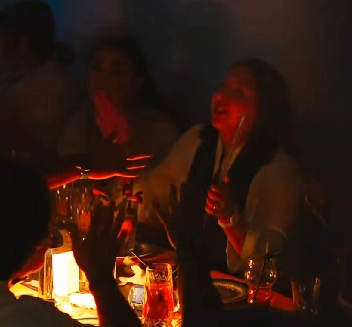 Girls in night events in Tehran (Undated)