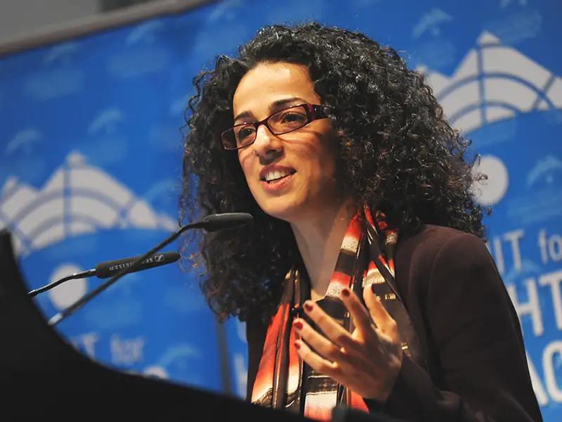 الناشطة الإيرانية مسيح علي نجاد تطالب الغرب بسياسات أكثر صرامة تجاه الأنظمة الديكتاتورية