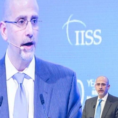 Preparations for attacking Iran gives US leverage in talks, ex-envoy says