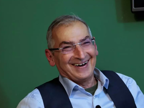 صادق زیباکلام، فعال اصلاحطلب: اگر به عقب برگردم باز هم در انقلاب شرکت میکنم