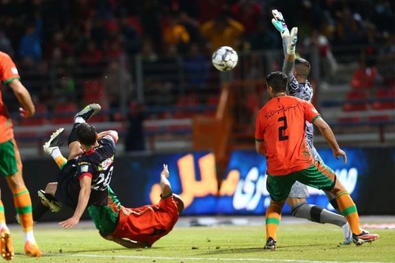 مس ۱-۱ پرسپولیس؛ صدرنشینی استقلال در نیمفصل با توقف پرسپولیس در رفسنجان