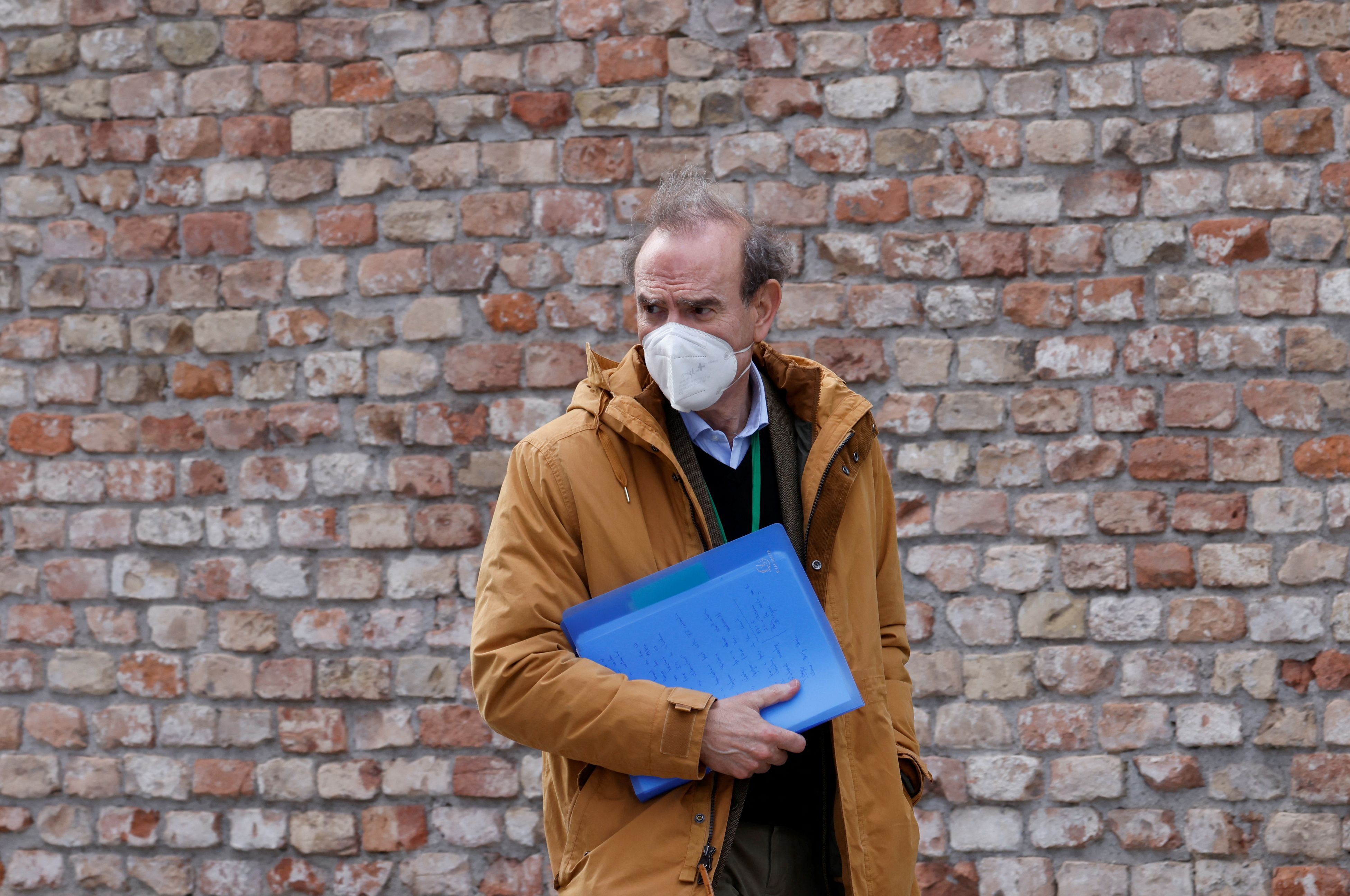 مشاور سابق وزارت خارجه آمریکا: رابرت مالی وعده رفع تحریم سپاه و دفتر خامنه‌ای را داده است