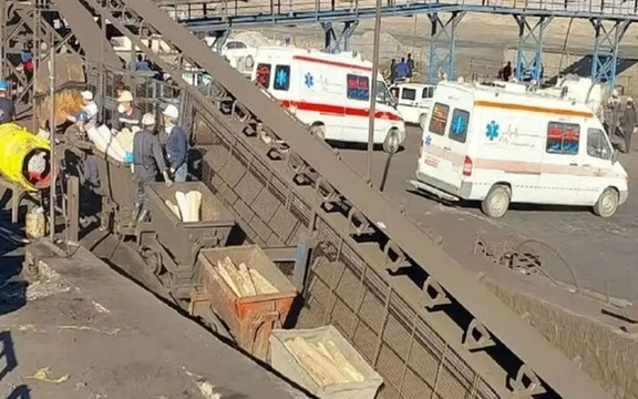 دادستان بجنورد: ۲۰۰ میلیون تومان برای کفن و دفن کارگران معدن طبس پرداخت میشود