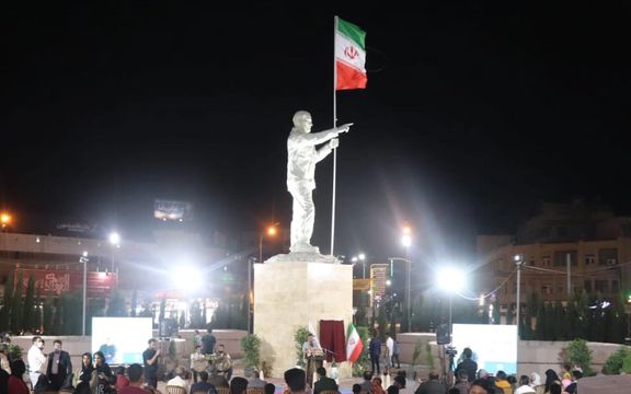 خاص:قتل المتظاهرين لحماية تمثال قاسم سليماني في "كرمان" بإيران