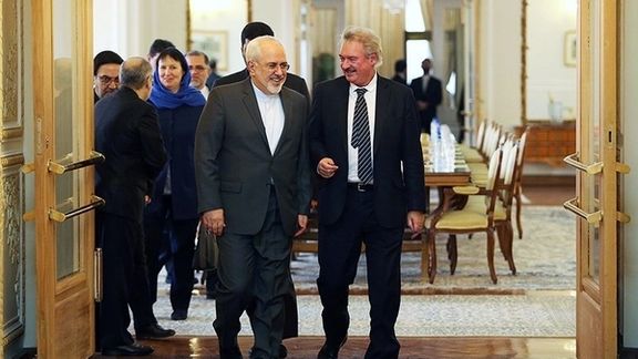 Luxembourgish Foreign Minister Jean Asselborn (right) with former Iranian Foreign Minister Mohammad Javad Zarif in February 2017