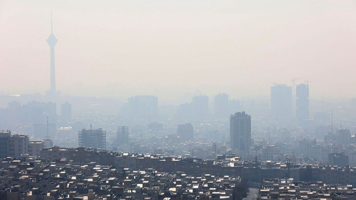 سوزاندن گازوئیل غیراستاندارد و مازوت در نیروگاه‌ها عامل آلودگی بی‌سابقه هوای تهران