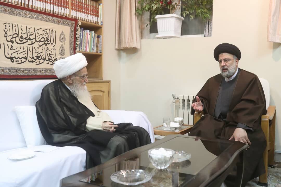Top Ayatollahs Tell President Iran Should End Isolation, Economic Crisis