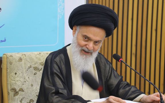 امام جمعه قم: با صراحت جلوی مردم میگوییم غنیسازی را متوقف نمیکنیم