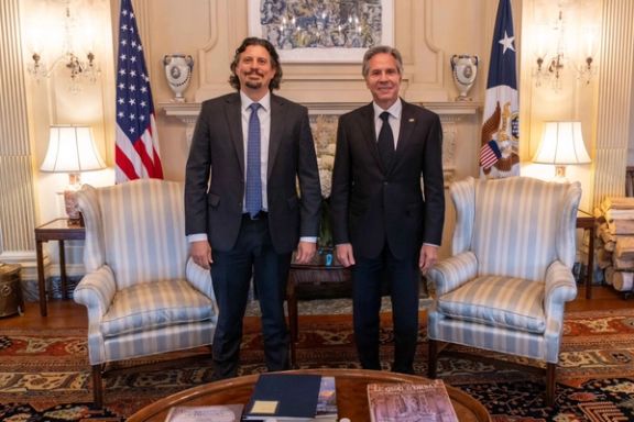 ریچارد نفیو در کنار آنتونی بلینکن، وزیر امور خارجه دولت جو بایدن