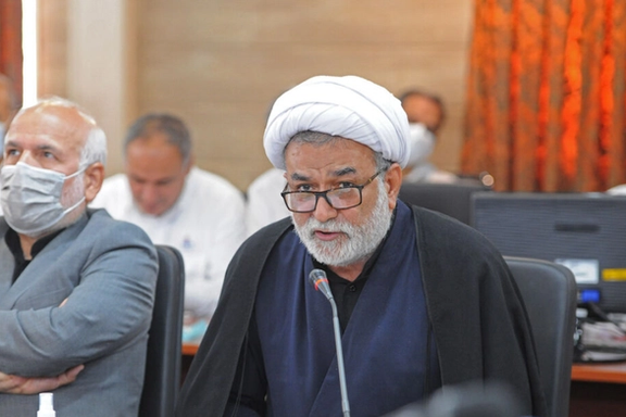 موسی احمدی، با سابقه تحصیلات حوزوی تا سطح دو در مدرسه فیضیه، رییس کمیسیون انرژی مجلس شد