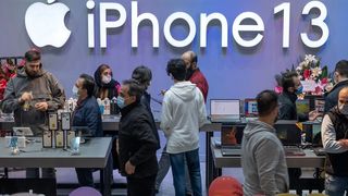 Why has lifting ban on iPhone shaken Iran's mobile market?