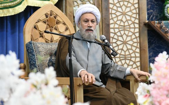 نماینده خامنهای در استان فارس: بیحجابی و بیعفتی حقوق زنان را نقض میکند