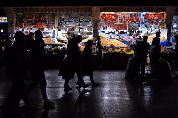 Falling oil income disrupts Iran’s vital imports, MP says