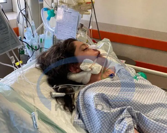 خبرگزاری تسنیم: برخی در مراسم محمد میرموسوی تصاویر مهسا امینی را آورده بودند