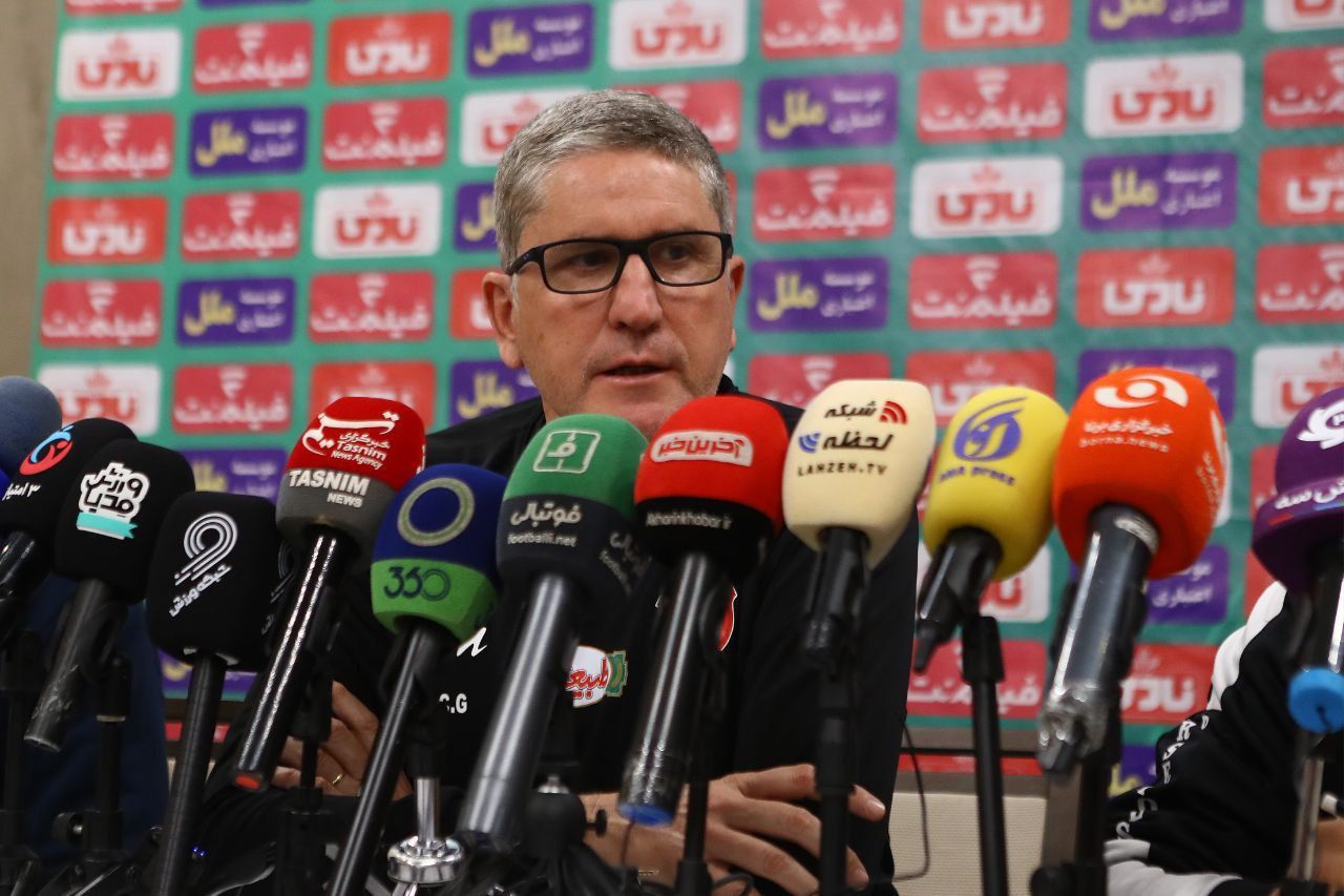 پاسخ گاریدو به اعتراض هواداران پرسپولیس: نمی‌توانم طرز فکرم را عوض کنم، راه‌مان درست است