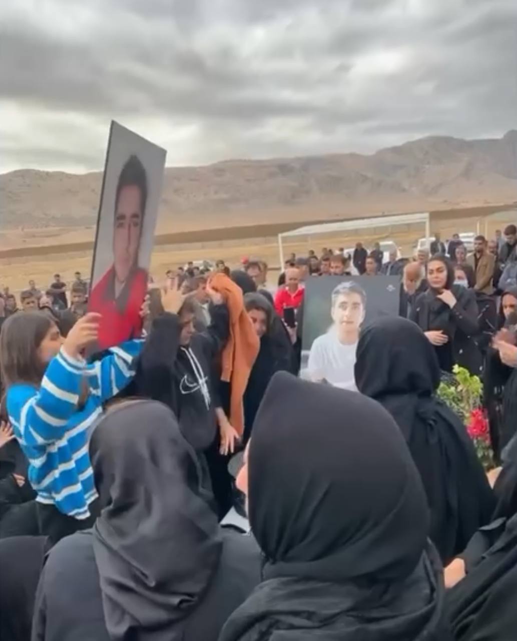 مراسم یادبود کشته‌شدگان آبان خونین در شهرهای مختلف ایران برگزار شد