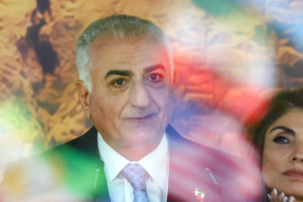 شاهزاده رضا پهلوی خواستار تعهد نامزدهای ریاستجمهوری فرانسه به حمایت از مردم ایران شد