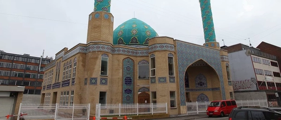 صحيفة دنماركية: مسجد الإمام علي في كوبنهاغن مرتبط ماليًا وتنظيميًا بالنظام الإيراني