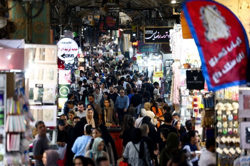 اعتراض شهروندان به قطع کالابرگ و یارانه: نه درآمد داریم، نه مشمول افزایش کمک‌هزینه‌ایم