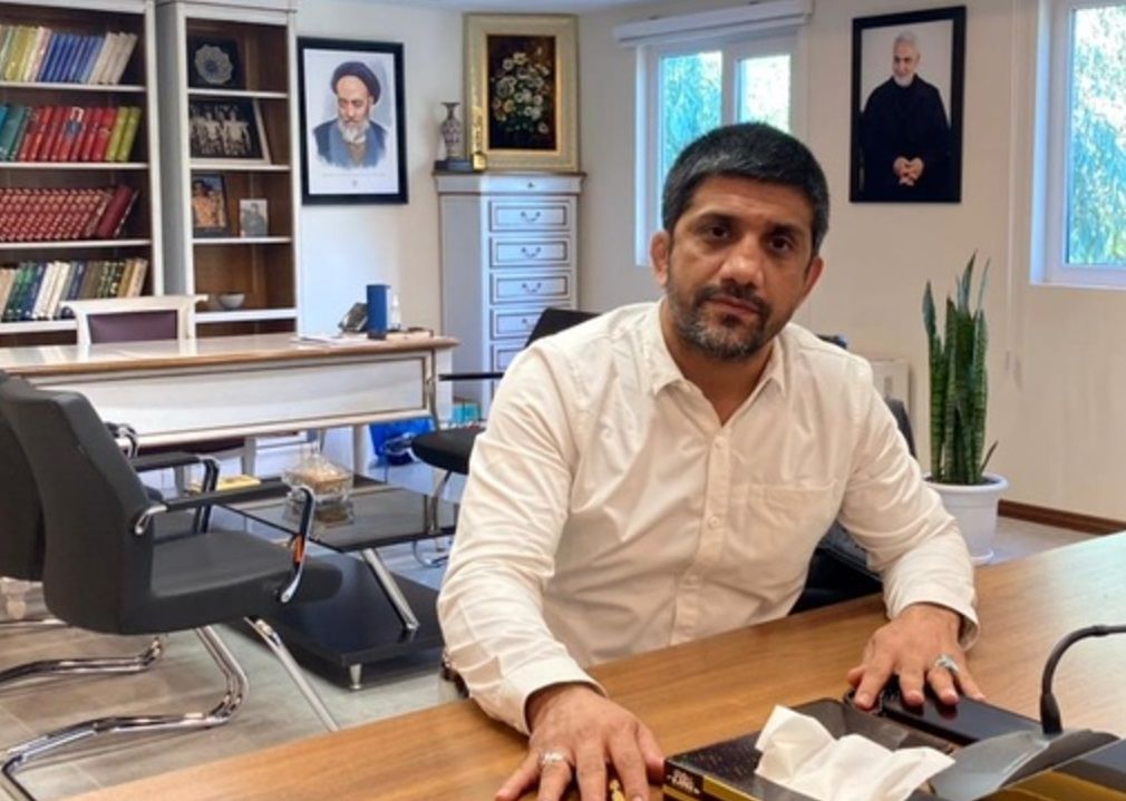 مقام دولت آمریکا به ایران‌اینترنشنال: گرین کارت علیرضا دبیر باطل شد