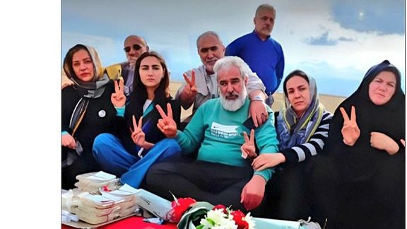 مادر، پدر و خواهر ابوالفضل آدینهزاده با قید وثیقه ملکی از زندان آزاد شدند