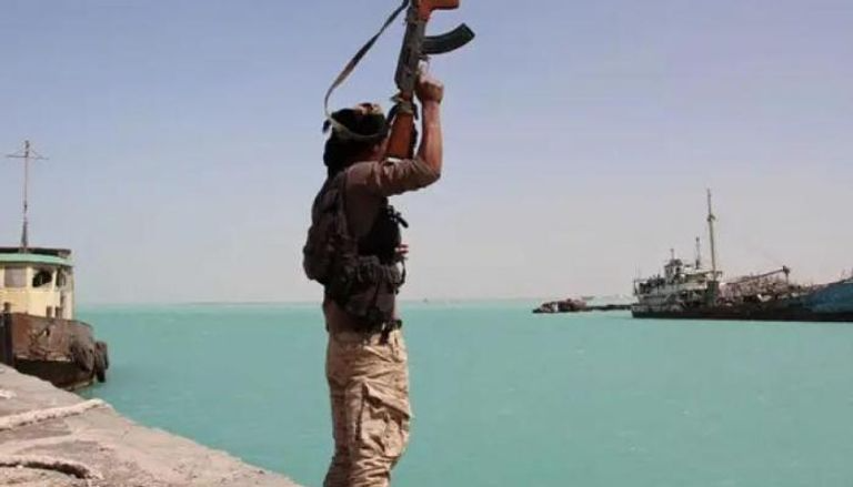 وال استریت ژورنال: کشتی جاسوسی ایران به حملات حوثی‌ها در دریای سرخ کمک می‌کند