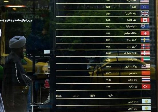 توقف معاملات بازار ارز ایران زیر سایه تنش با اسرائیل و تحت فشار نهادهای امنیتی