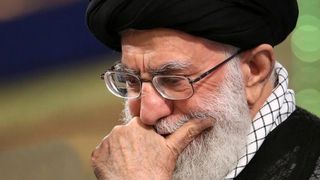 خامنئي وحيدا... في الداخل والخارج