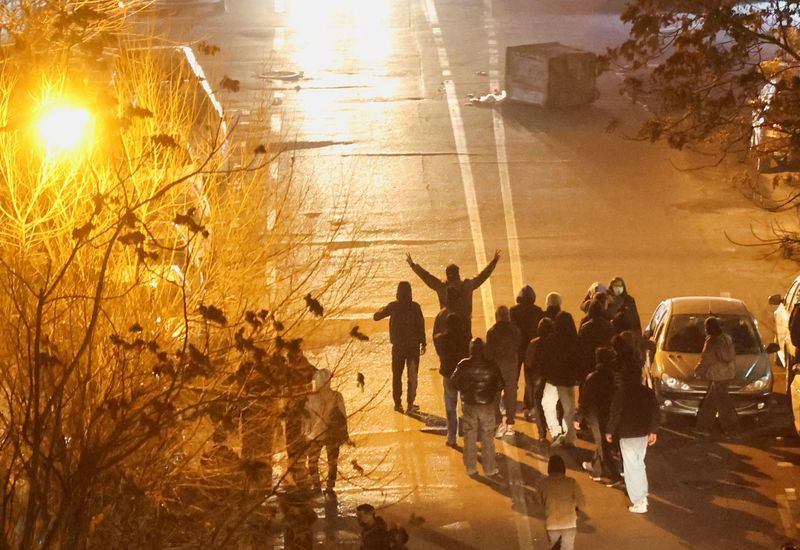 جمعی از هنرمندان و کنشگران ایرانی درباره کشتار معترضان و خطر اعدام‌ها هشدار دادند