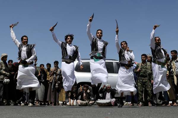 در حمله حوثیها به یک کشتی تجاری در بابالمندب، ۴ خدمه و ۲ امدادگر کشته شدند