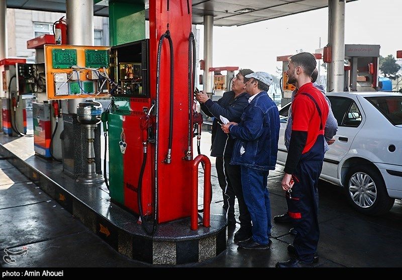 دو نماینده تهران: دولت پزشکیان مصوب کرده بنزین را گران کند