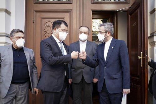 South Korea's First Vice Foreign Minister Choi Jong-kun (2nd from L) meets with his Iranian counterpart, Ali Bagheri Kani, in Vienna on Jan. 6, 2021, to discuss the issue of Tehran's frozen assets under US sanctions. 