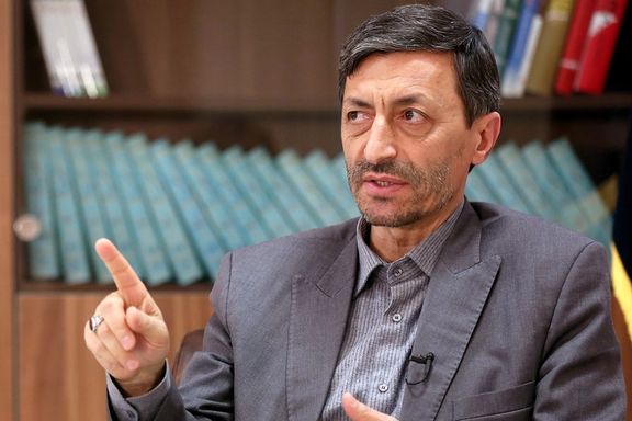 رییس بنیاد مستضعفان: شناسنامه فرح، ولیعهد و شاه دست ماست