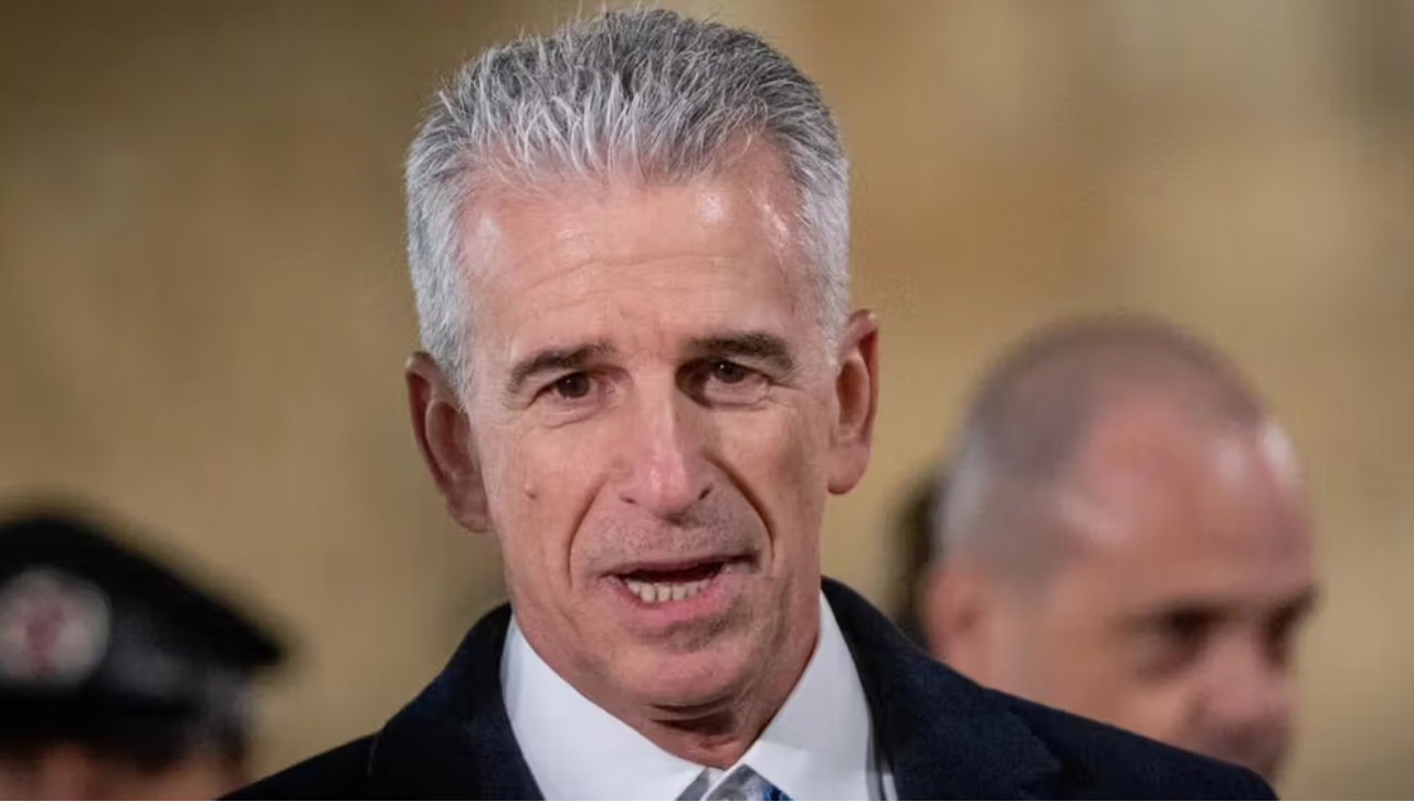 رئيس الموساد يتهم طهران بالسعي لإبادة اليهود.. ويقدم تفاصيل جديدة عن "تفجيرات البيجر"