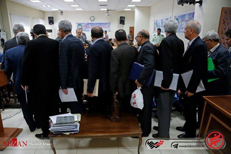 To Hurt The Regime, Activists Urge People Not To Use Iranian Banks  