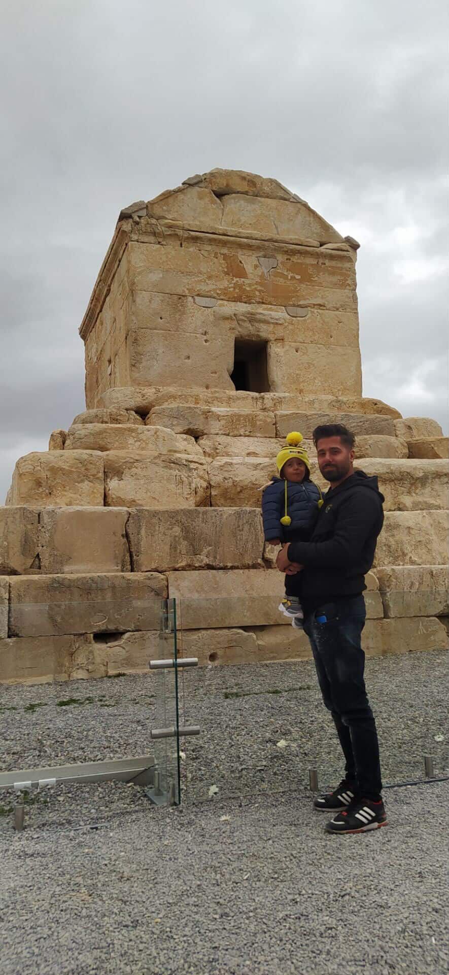 محمد موسایی؛ پدری خانواده‌دوست و عاشق خاندان پهلوی که ۱۸ دی کشته شد