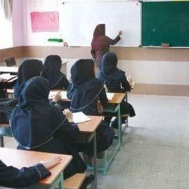 عضو کانون صنفی معلمان تهران: حقوق معلمان برای یک زندگی متوسط کم است