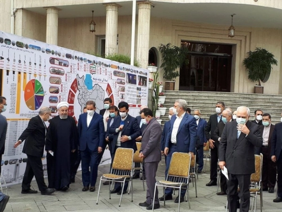 حسن روحانی در جلسه هیات دولت: سنگاندازان در راه لغو تحریم ها توبه کنند