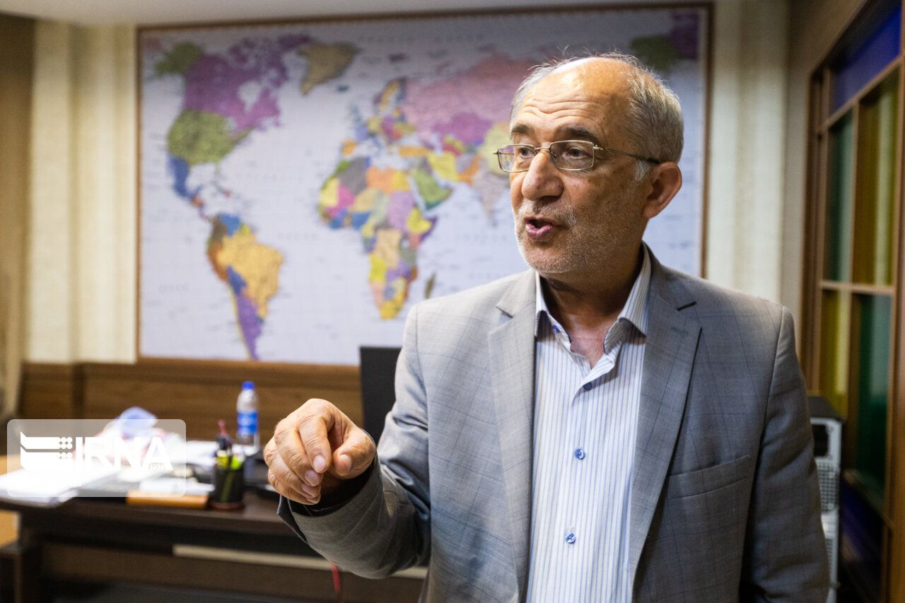 Ex-IRGC commander says Iran needs paradigm shift, sees no sign of change