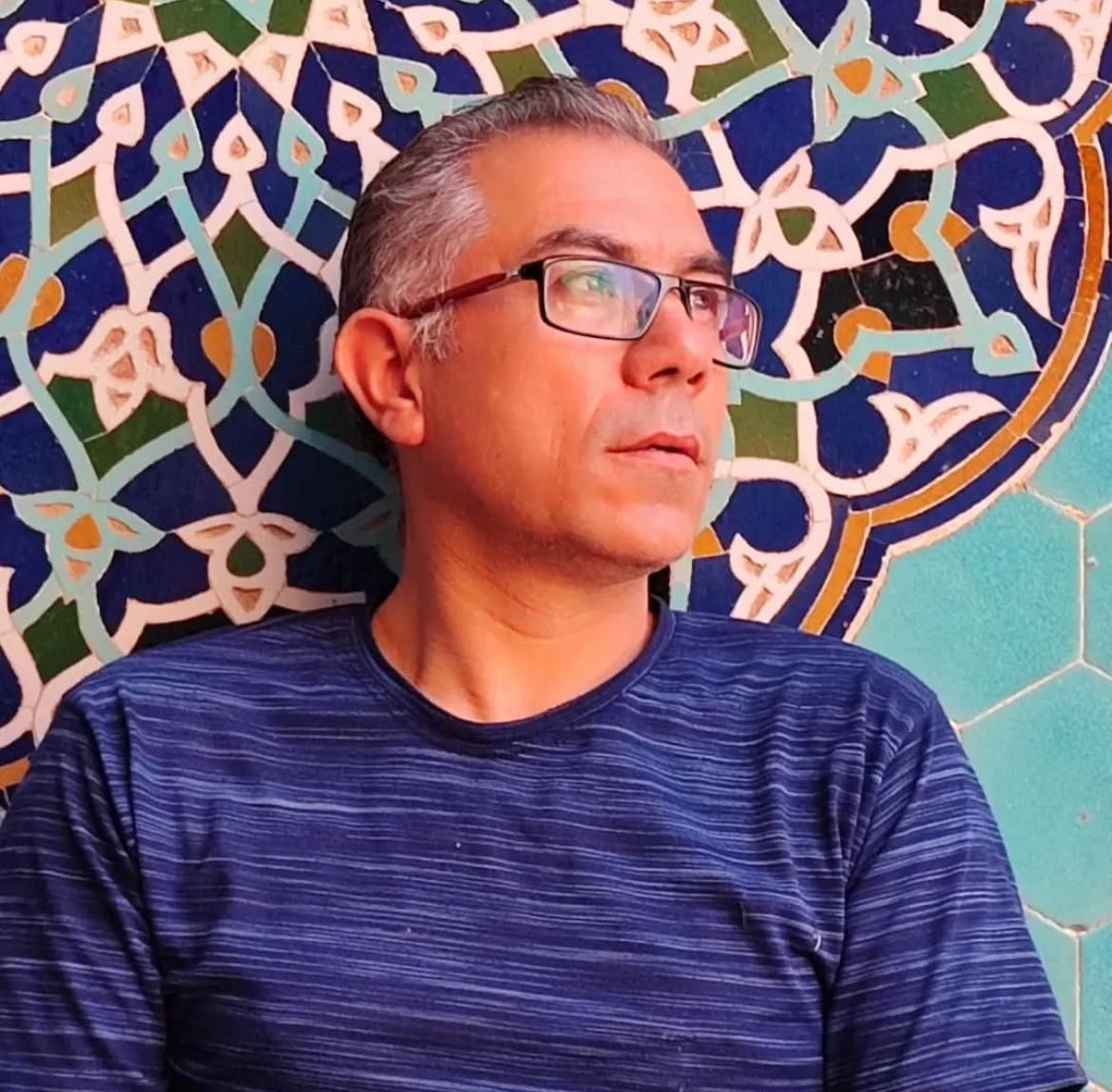 بیش از ۶۰۰ فعال مدنی و سیاسی به حکم زندان احمد درخشان،معلم و نویسنده، اعتراض کردند