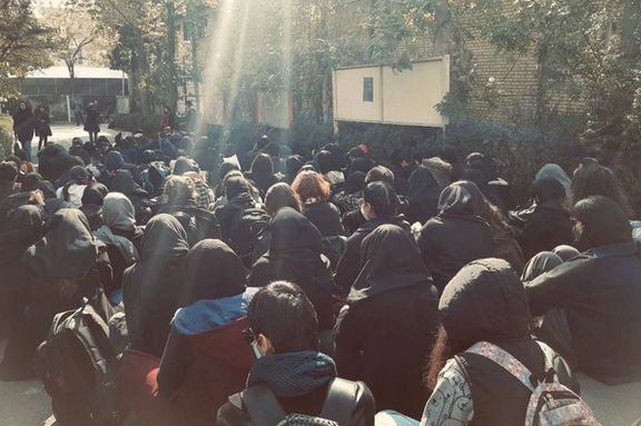 دانشجویان برخی دانشگاهها اعلام کردند از ۱۲ تا ۱۶ آذر اعتصاب کرده و به کلاسها نخواهند رفت