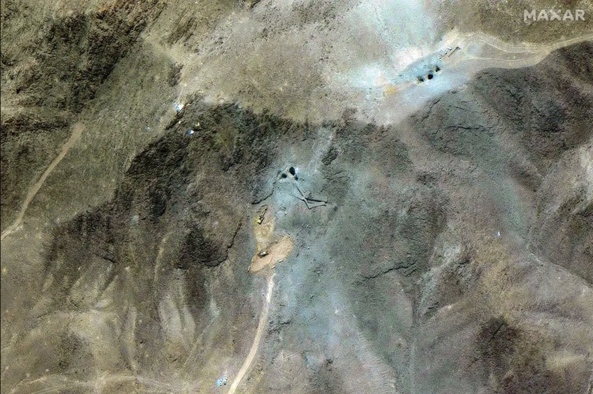 رییس سیا: بخش عمده اورانیوم غنی‌شده زیر آوار سایت‌های اصفهان و فردو مدفون شده است