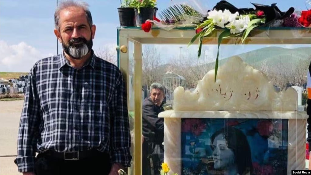 تاکید پدر مهسا امینی بر برگزار کردن مراسم سالگرد قتل دخترش با وجود فشار نهادهای امنیتی