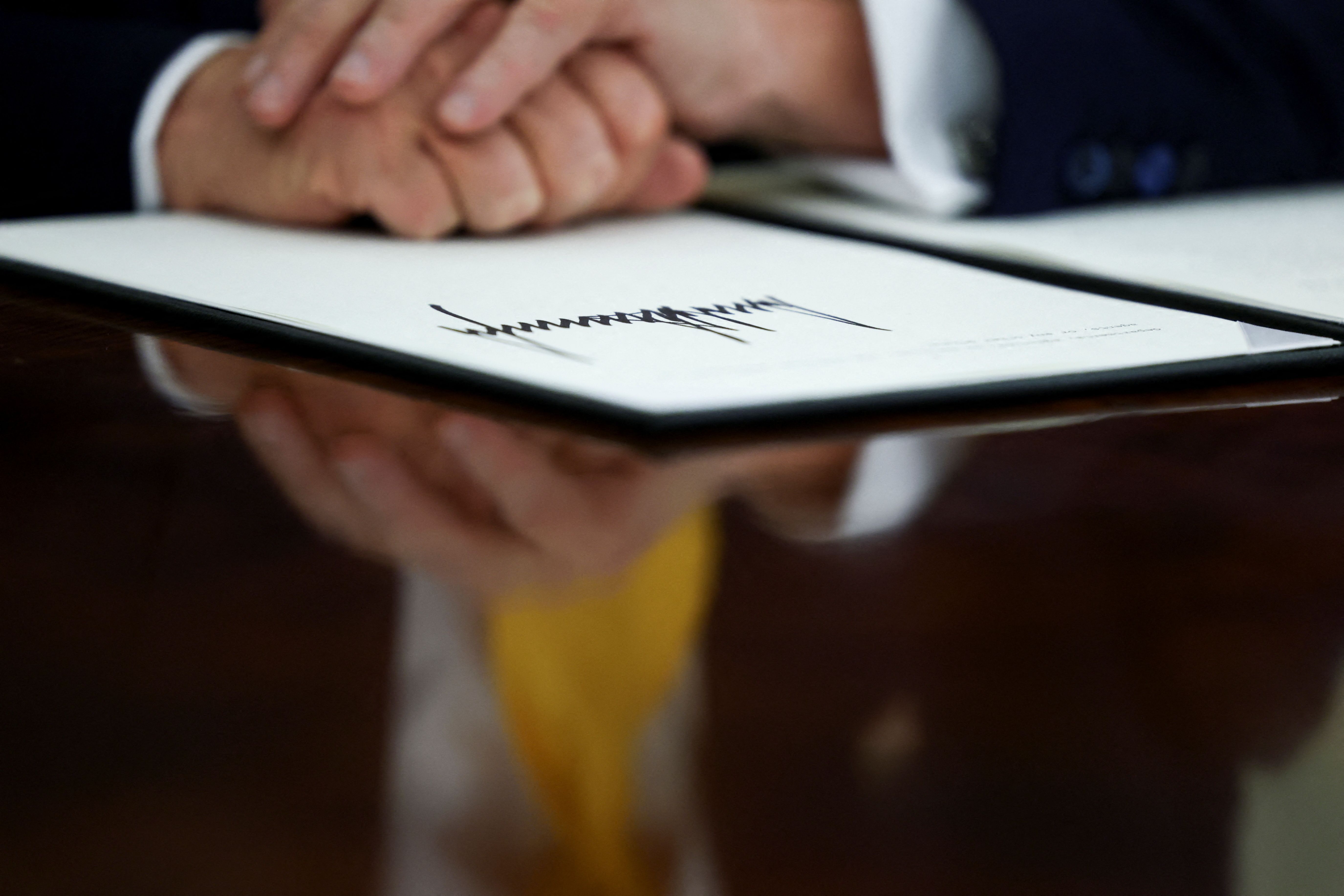 آیا استفاده روسای جمهور آمریکا از دستگاه امضای خودکار، قانونی و معتبر است؟