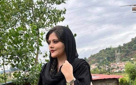 افشای نامه قوه قضاییه از سوی «عدالت علی»؛ سر مهسا امینی هنگام بازداشت به جدول خورده بود