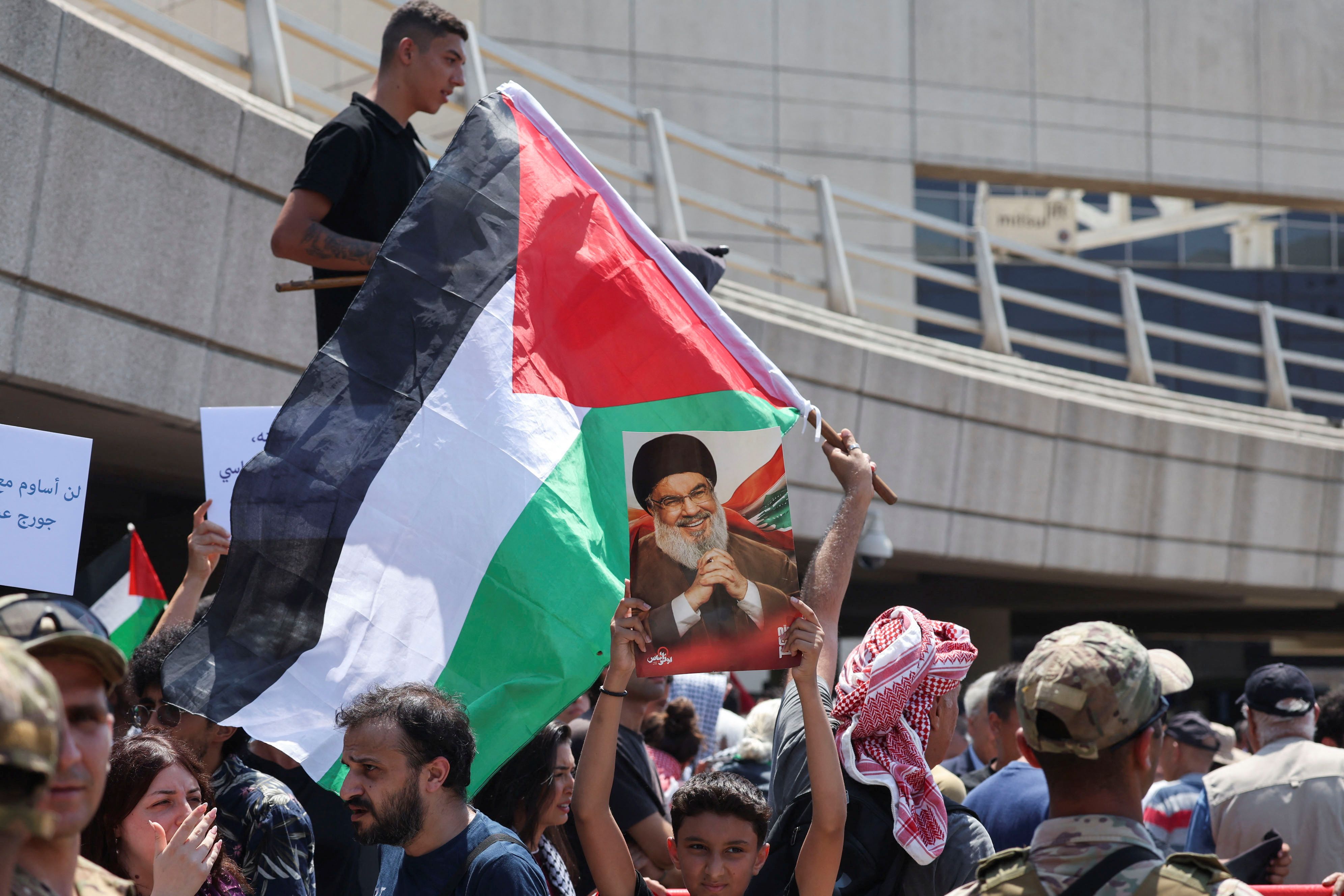 رسانه‌های لبنانی از آغاز قریب‌الوقوع روند خلع سلاح گروه‌های فلسطینی در این کشور خبر دادند