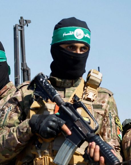 "جيروزاليم بوست": حماس وحزب الله يعيدان بناء قدراتهما بدعم مالي من إيران