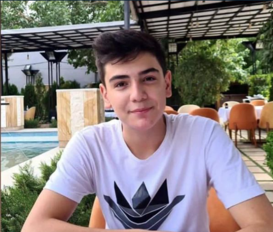 تغريدة للعائلات المطالبة بالعدالة: على الإيرانيين الاحتفال بعيد ميلاد أبو الفضل زاده 