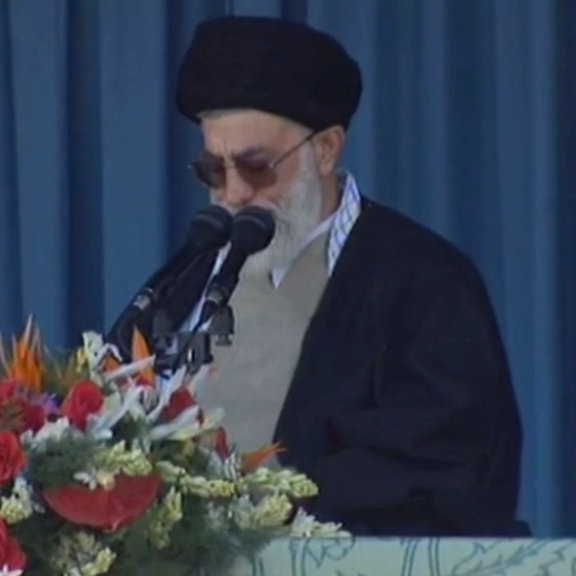 إعادة نشر خطاب قديم لخامنئي: "نحن لا نختفي وقت الخطر مثل قادة أميركا