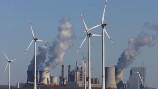 Pundits Warn Tehran About Delaying Talks For Winter In Europe